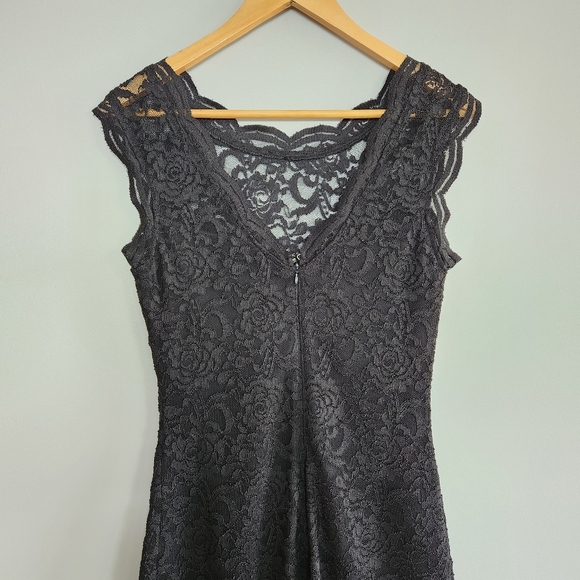 Le Chateau Black Lace Dress - Picture 6 of 8